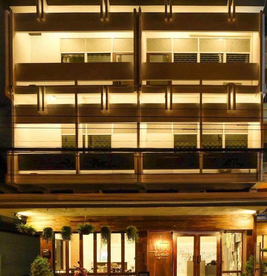 Thai Time Hostel เชียงใหม่ ภายนอก รูปภาพ