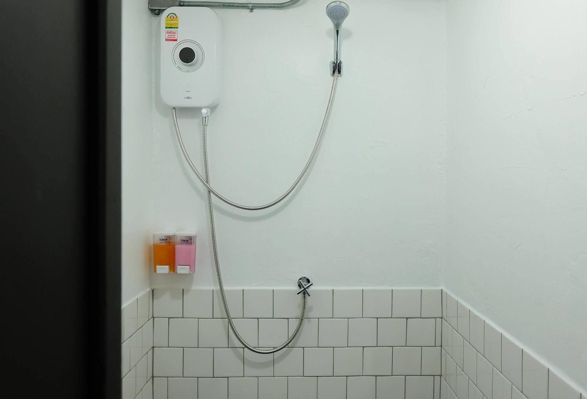 Thai Time Hostel เชียงใหม่ ภายนอก รูปภาพ