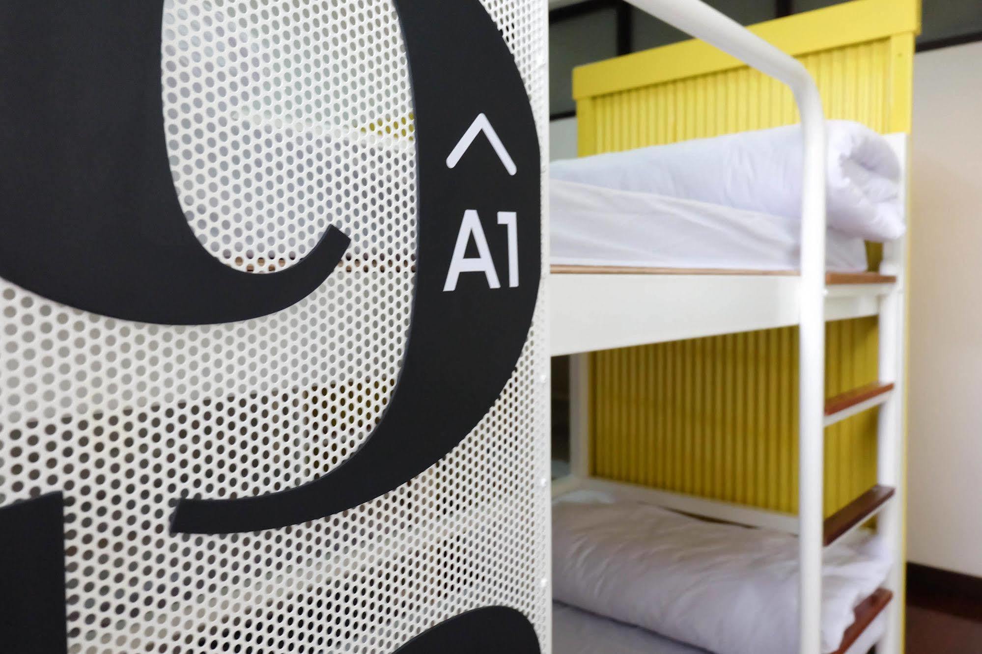 Thai Time Hostel เชียงใหม่ ภายนอก รูปภาพ