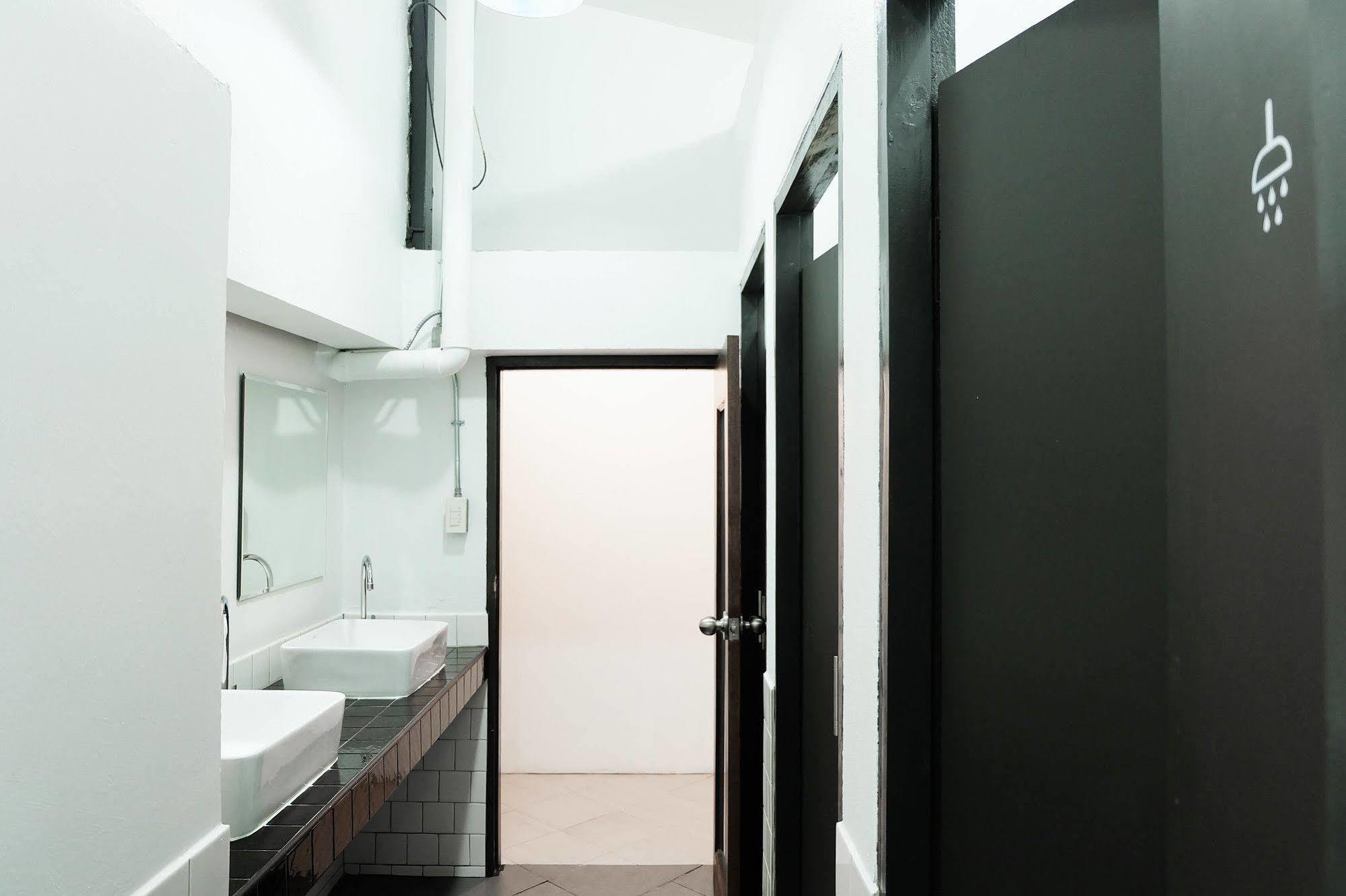 Thai Time Hostel เชียงใหม่ ภายนอก รูปภาพ